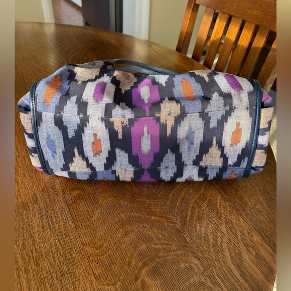 Coach purse. Rare fabric print. Leather and brass. EUC. No flaws. Pockets! - Picture 10 of 10